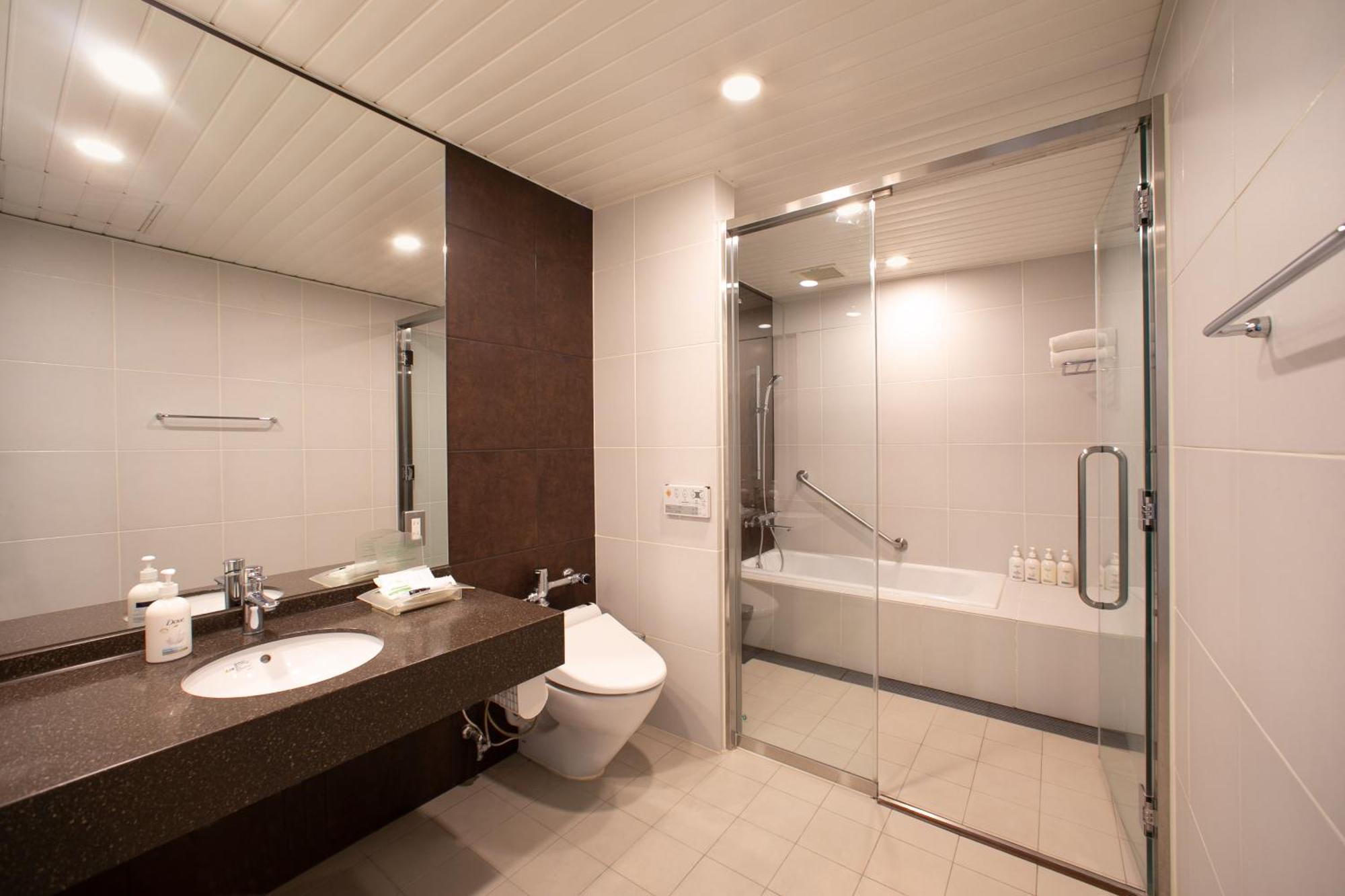 Holiday Inn Osaka Namba By Ihg Екстер'єр фото